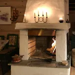 Traditional Log At Reineskarvet آل